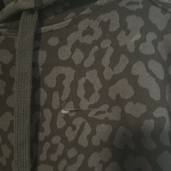 Nike cropped sweatshirt new without tags - Picture 3 of 4